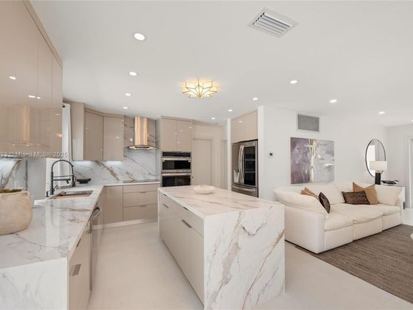 5512 Grant St, Hollywood FL 33021