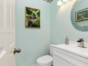 720 Verona Lake Dr, Weston FL 33326