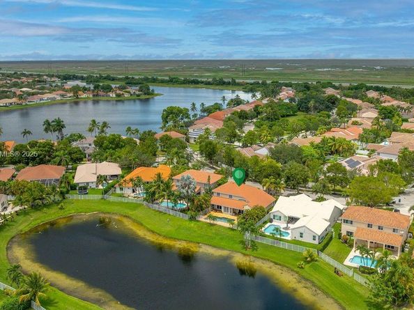 720 Verona Lake Dr, Weston FL 33326