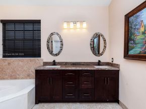 720 Verona Lake Dr, Weston FL 33326