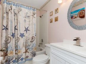 720 Verona Lake Dr, Weston FL 33326