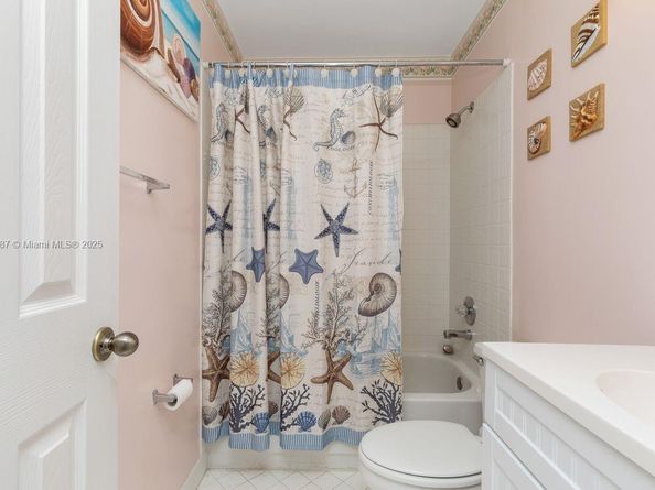 720 Verona Lake Dr, Weston FL 33326