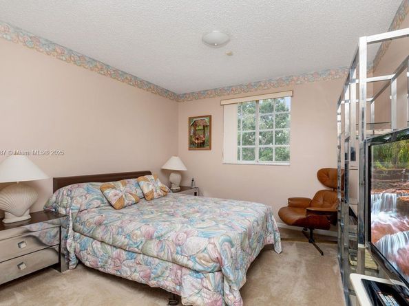 720 Verona Lake Dr, Weston FL 33326