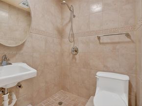 9410 SW 42nd St, Miami FL 33165