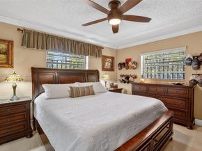 9410 SW 42nd St, Miami FL 33165