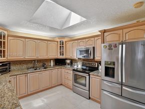 9410 SW 42nd St, Miami FL 33165