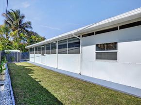 9410 SW 42nd St, Miami FL 33165