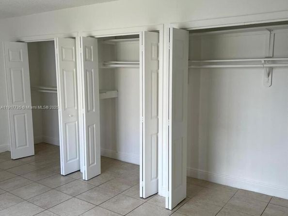 6930 Miami Gardens Dr 1410, Hialeah FL 33015