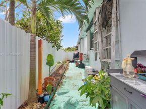 1335 NW 129th St, North Miami FL 33167