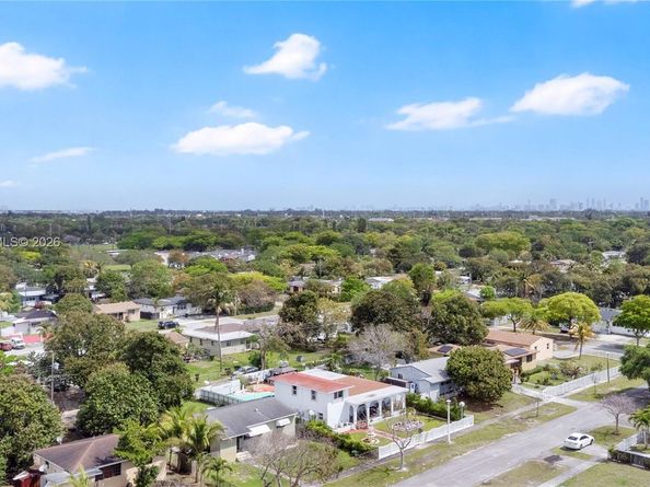 1335 NW 129th St, North Miami FL 33167