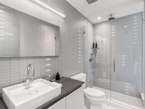 440 S Hibiscus Dr, Miami Beach FL 33139