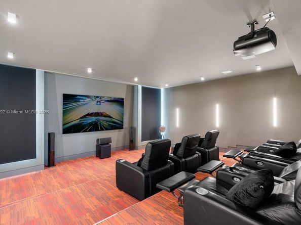 440 S Hibiscus Dr, Miami Beach FL 33139