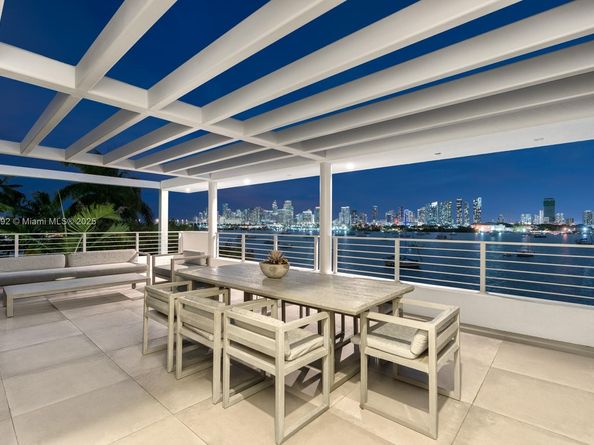 440 S Hibiscus Dr, Miami Beach FL 33139