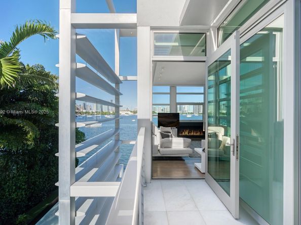440 S Hibiscus Dr, Miami Beach FL 33139
