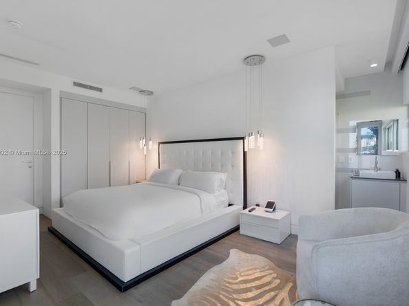 440 S Hibiscus Dr, Miami Beach FL 33139