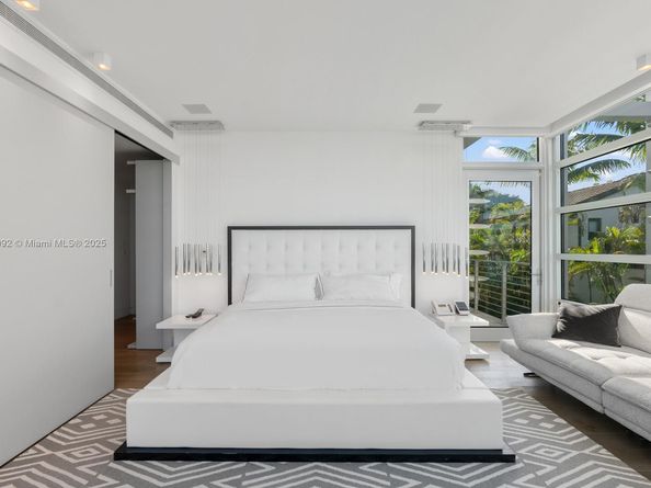440 S Hibiscus Dr, Miami Beach FL 33139
