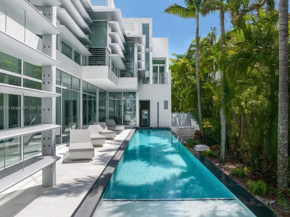 440 S Hibiscus Dr, Miami Beach FL 33139