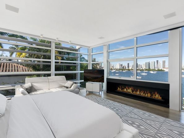 440 S Hibiscus Dr, Miami Beach FL 33139