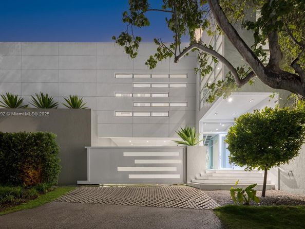 440 S Hibiscus Dr, Miami Beach FL 33139