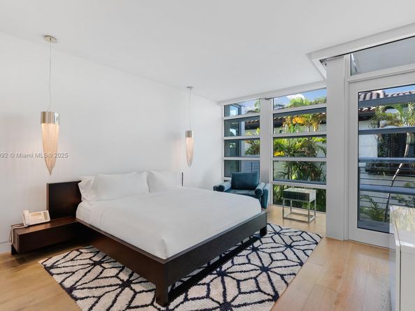 440 S Hibiscus Dr, Miami Beach FL 33139