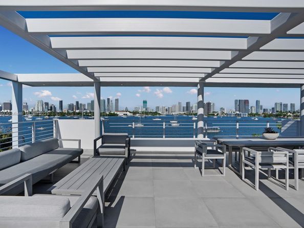 440 S Hibiscus Dr, Miami Beach FL 33139