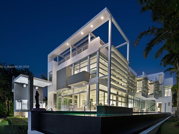 440 S Hibiscus Dr, Miami Beach FL 33139