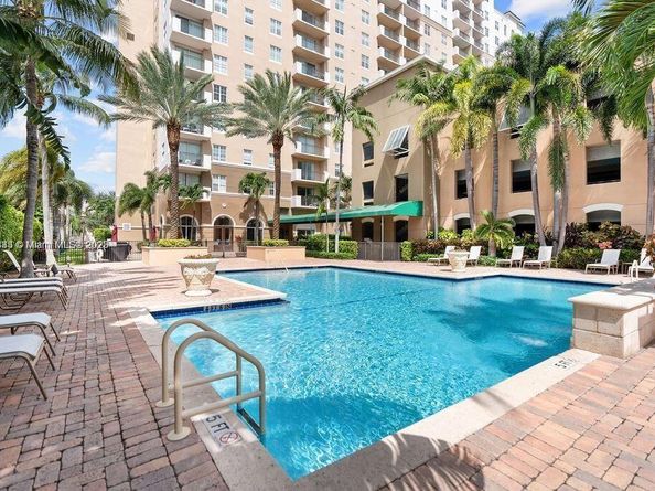 616 Clearwater Park Rd 703, West Palm Beach FL 33401