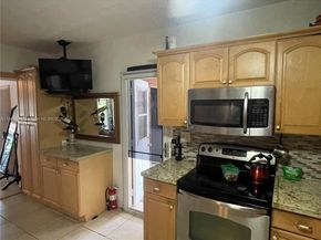 2626 Thomas St, Hollywood FL 33020
