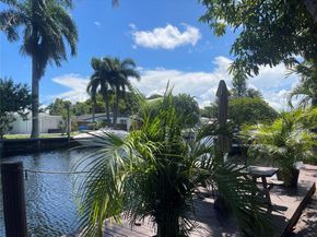 2626 Thomas St, Hollywood FL 33020
