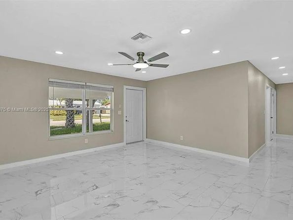 2770 NW 25th St, Fort Lauderdale FL 33311