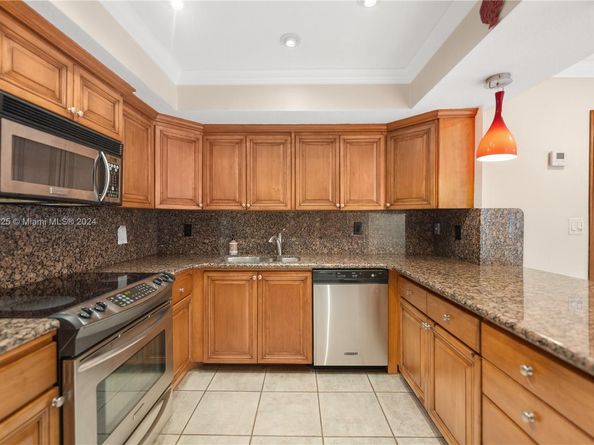 1709 Saint Andrews Rd, Hollywood FL 33021