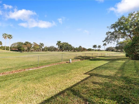 1709 Saint Andrews Rd, Hollywood FL 33021