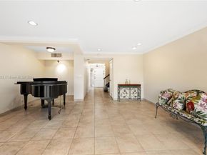 1709 Saint Andrews Rd, Hollywood FL 33021