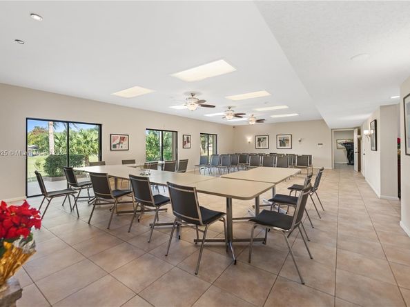 1709 Saint Andrews Rd, Hollywood FL 33021