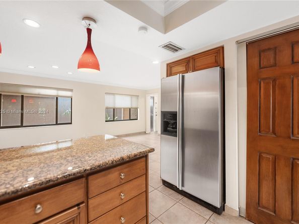 1709 Saint Andrews Rd, Hollywood FL 33021