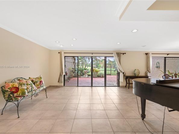 1709 Saint Andrews Rd, Hollywood FL 33021