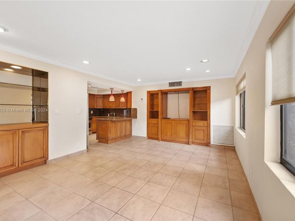 1709 Saint Andrews Rd, Hollywood FL 33021