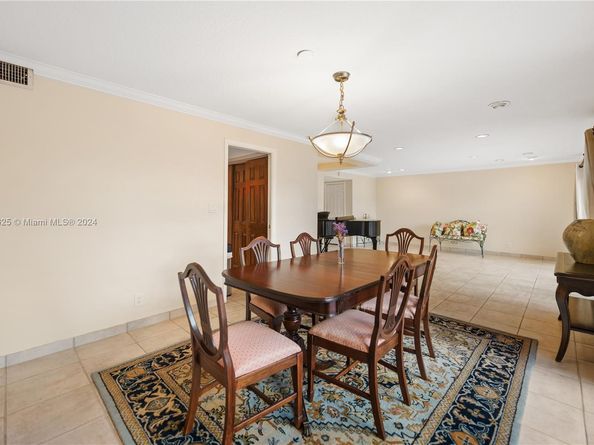 1709 Saint Andrews Rd, Hollywood FL 33021