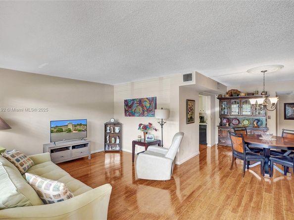 1805 Eleuthera Pt J1, Coconut Creek FL 33066