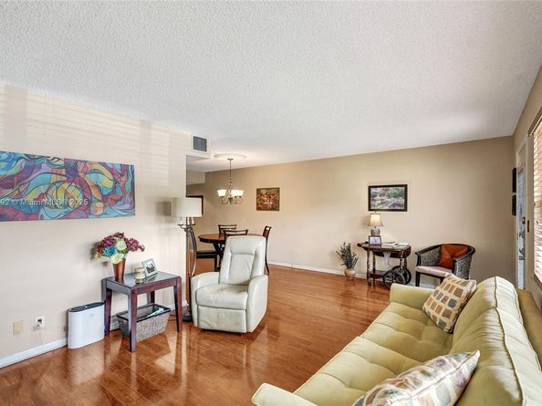 1805 Eleuthera Pt J1, Coconut Creek FL 33066