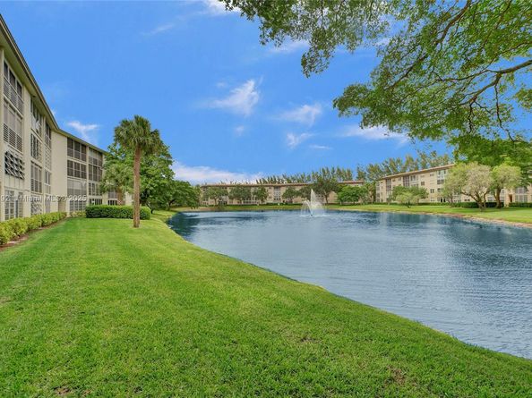 1805 Eleuthera Pt J1, Coconut Creek FL 33066