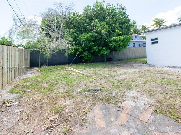 2250 NW 95th Ter, Miami FL 33147