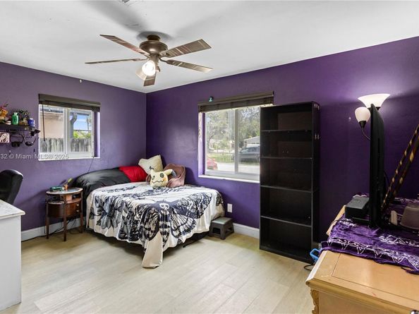 6611 Park St, Hollywood FL 33024