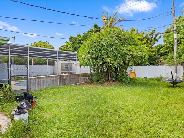 6611 Park St, Hollywood FL 33024