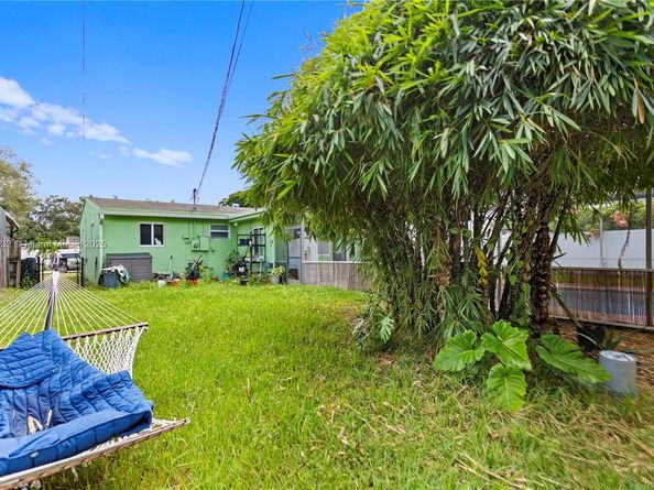 6611 Park St, Hollywood FL 33024