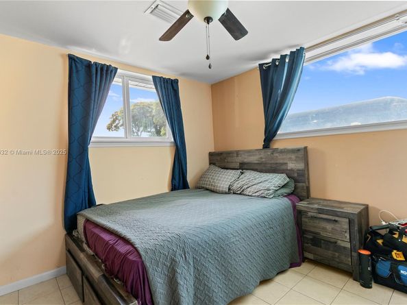 6611 Park St, Hollywood FL 33024