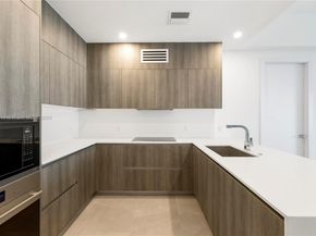 17550 Collins 1604, Sunny Isles Beach FL 33160