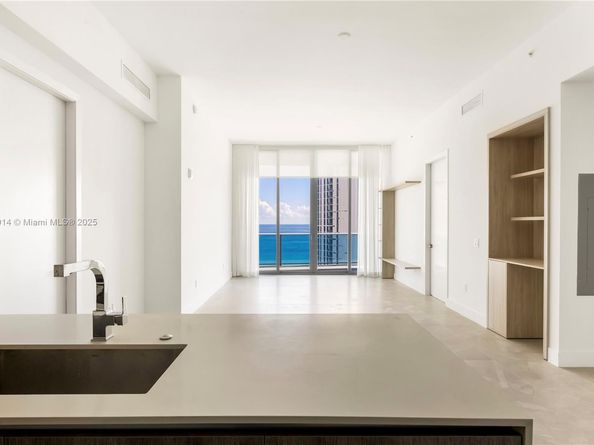 17550 Collins 1604, Sunny Isles Beach FL 33160