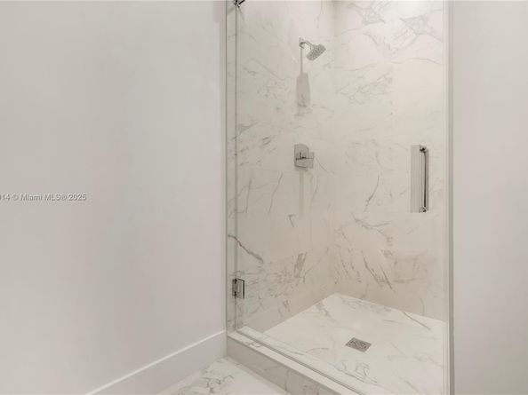 17550 Collins 1604, Sunny Isles Beach FL 33160