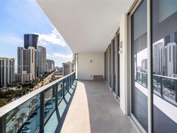 17550 Collins 1604, Sunny Isles Beach FL 33160